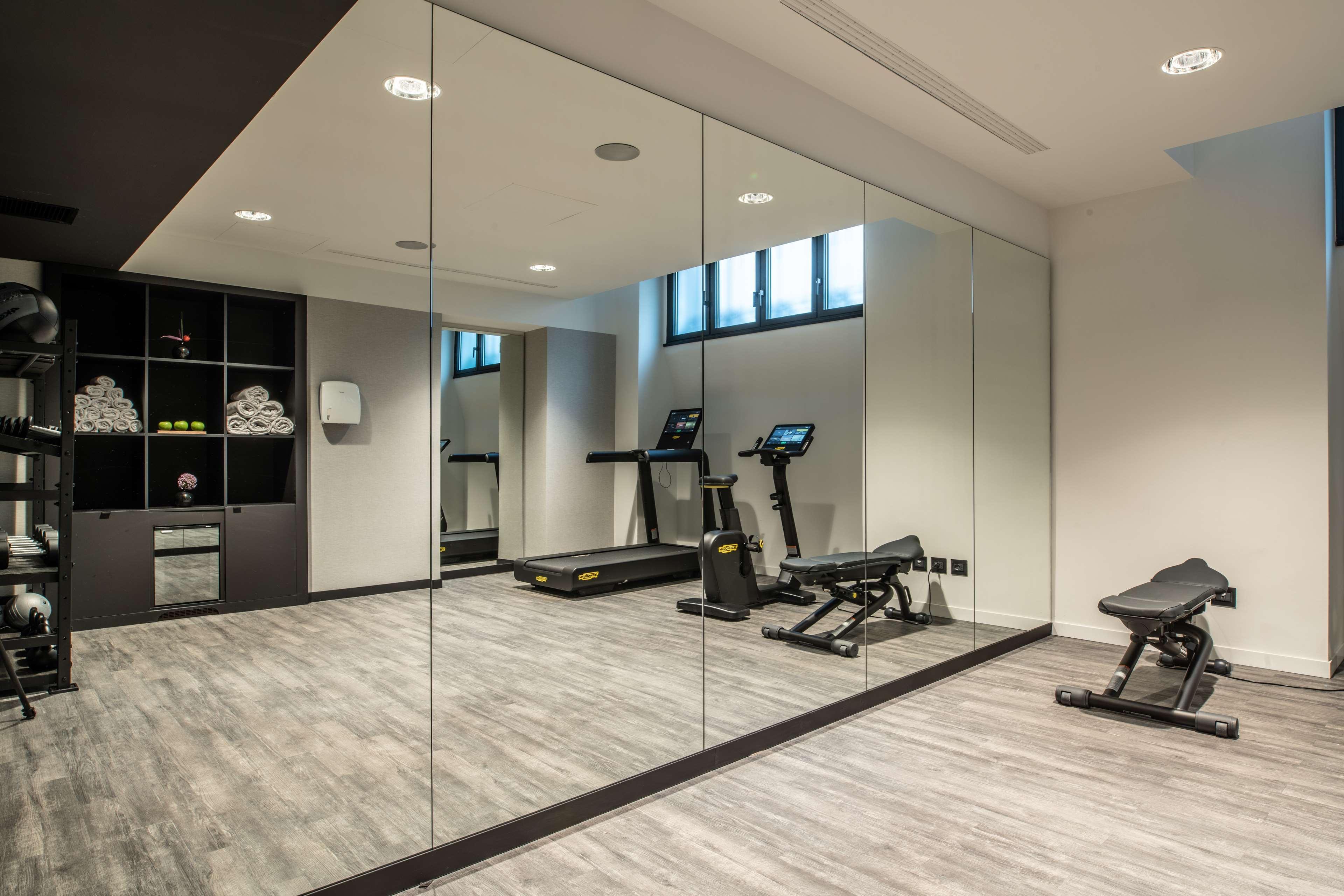 Radisson Collection Hotel, Palazzo Touring Club Milano Ngoại thất bức ảnh A home gym
