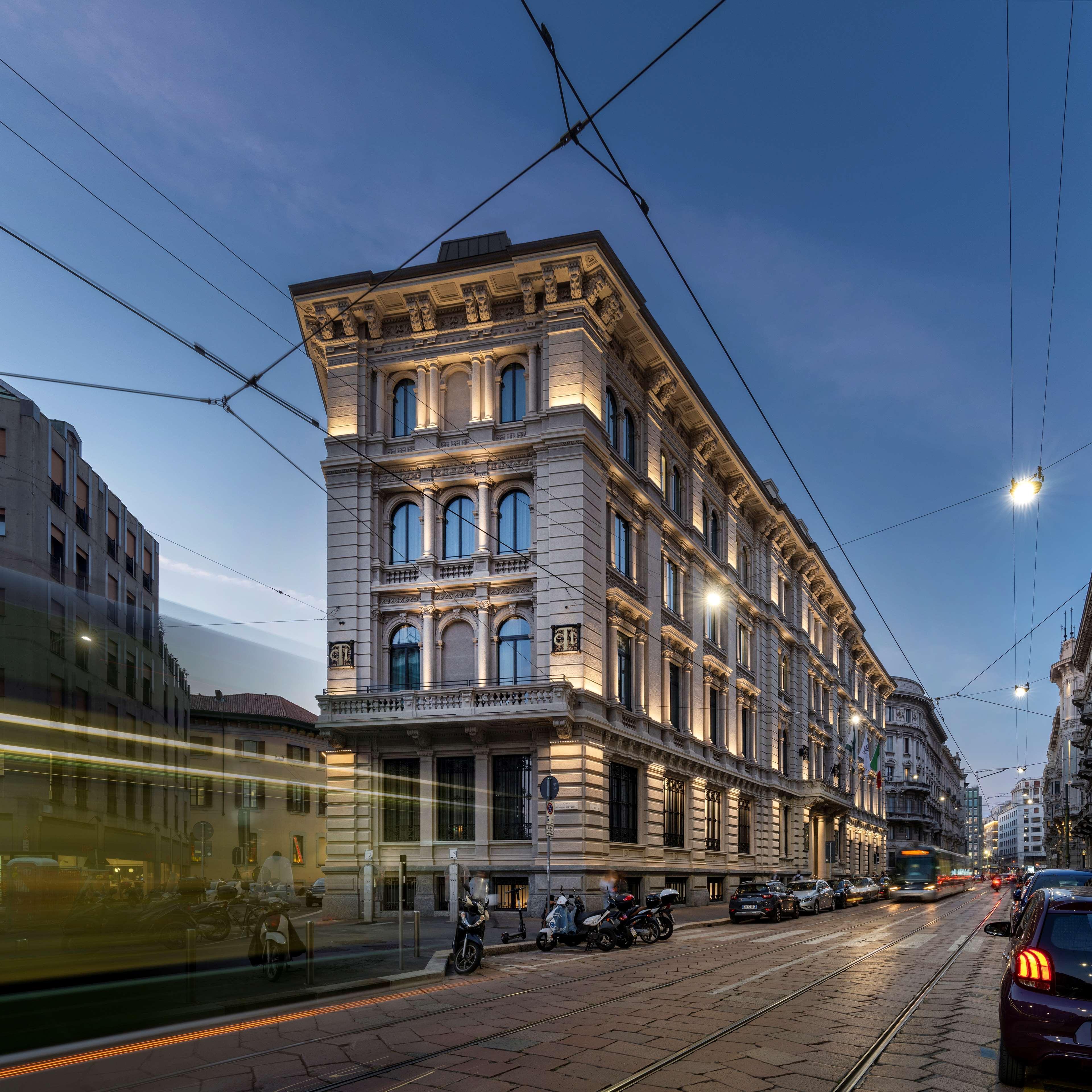 Radisson Collection Hotel, Palazzo Touring Club Milano Ngoại thất bức ảnh The Milan headquarters of the company