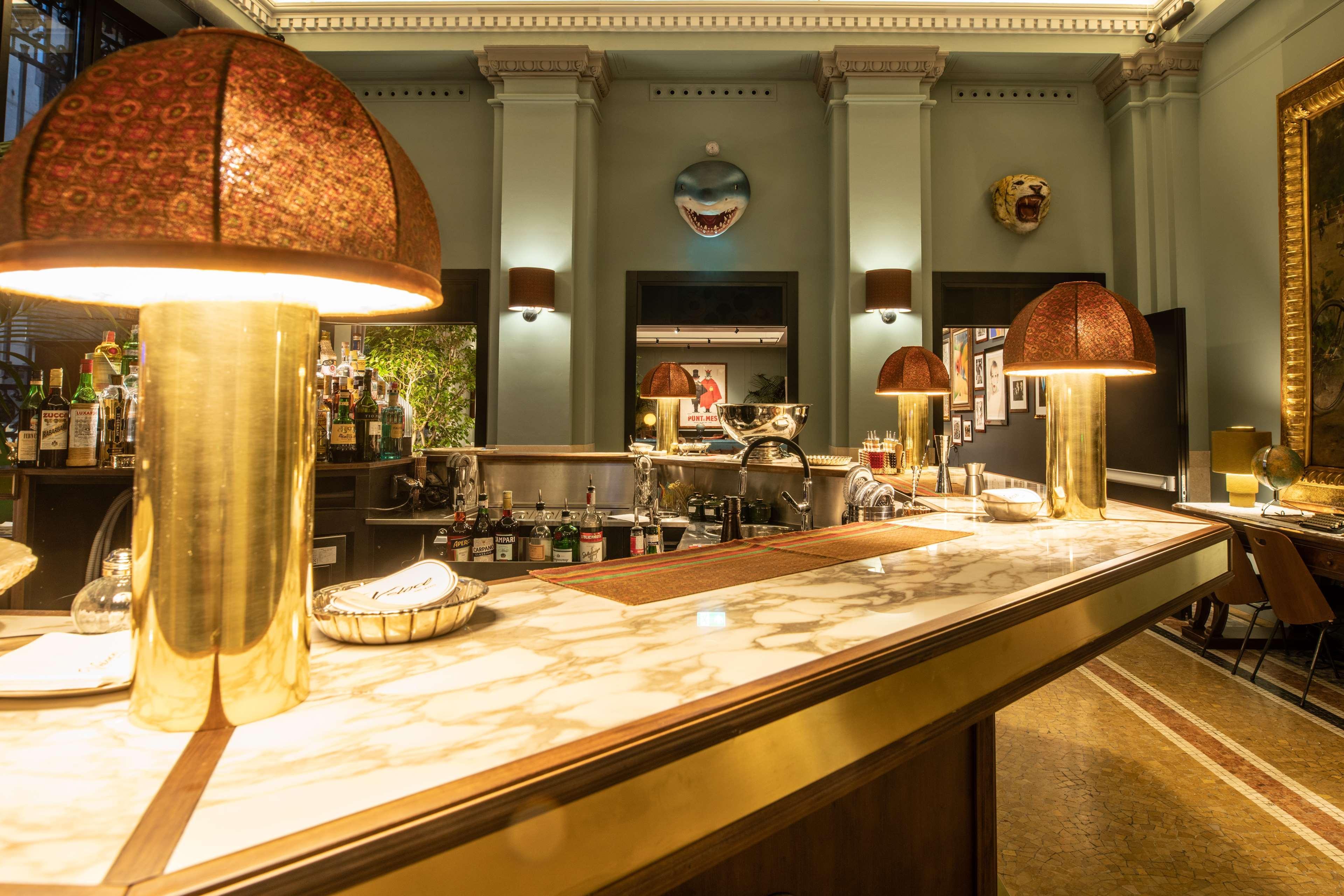 Radisson Collection Hotel, Palazzo Touring Club Milano Ngoại thất bức ảnh The bar at the Ivy, St John's Wood