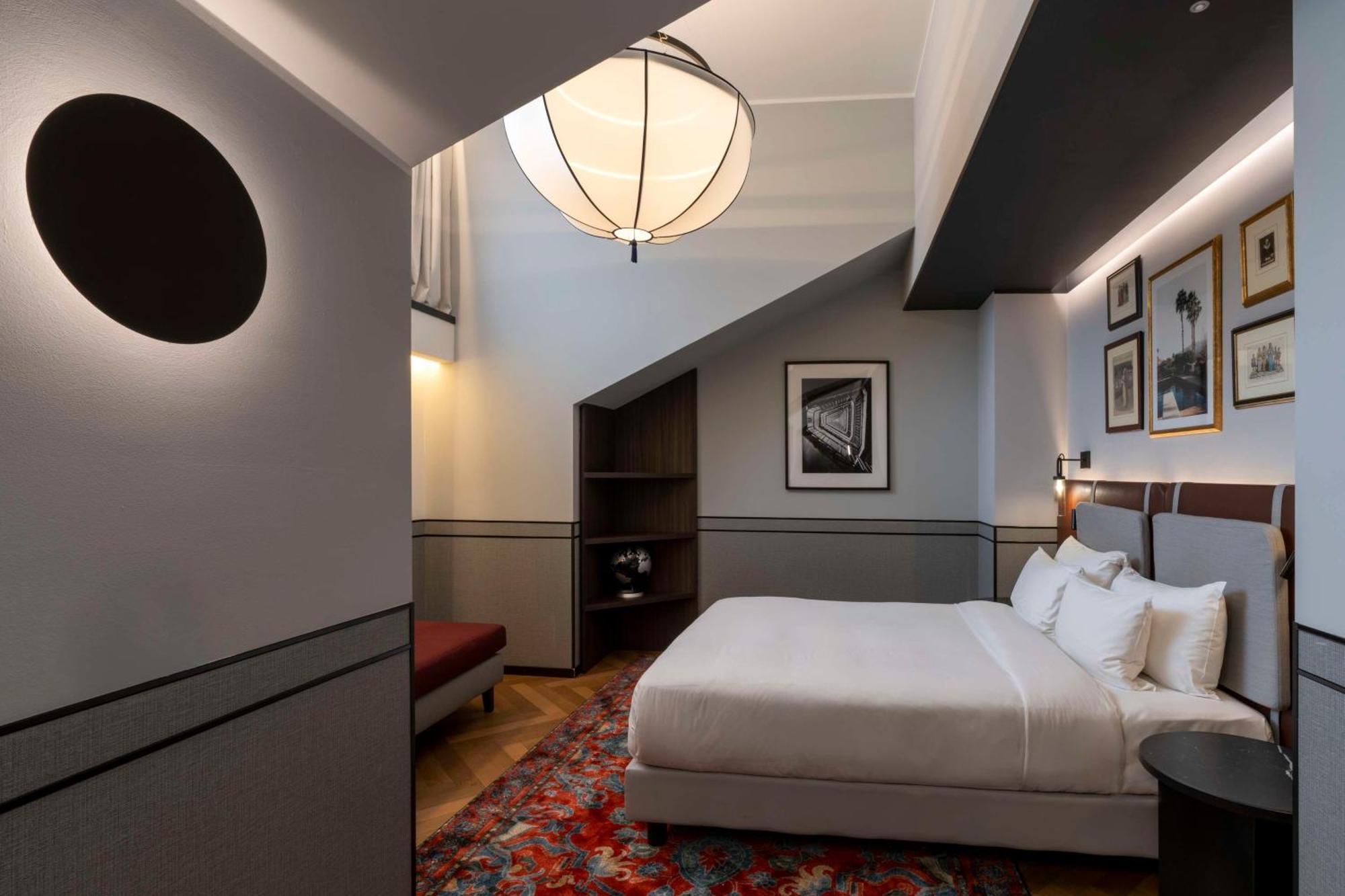 Radisson Collection Hotel, Palazzo Touring Club Milano Ngoại thất bức ảnh A room at the hotel