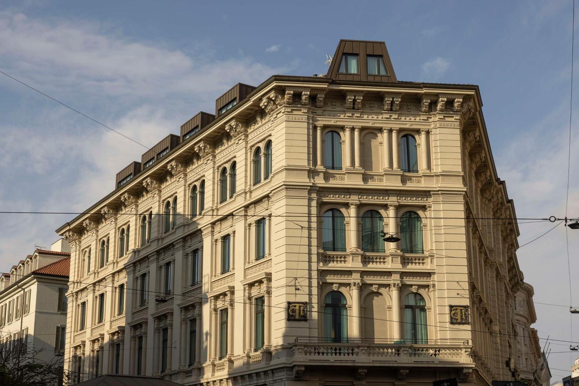 Radisson Collection Hotel, Palazzo Touring Club Milano Ngoại thất bức ảnh The headquarters of the company in Milan